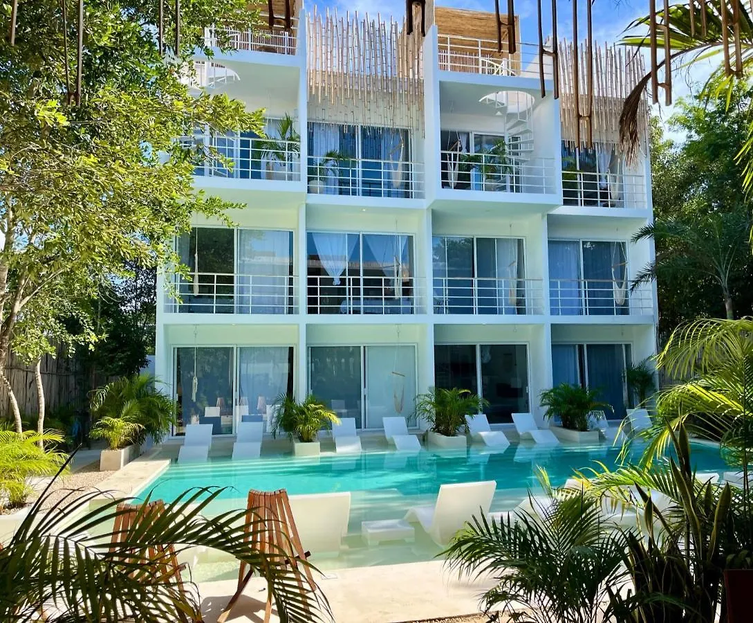 Contatos de Studio Tulum